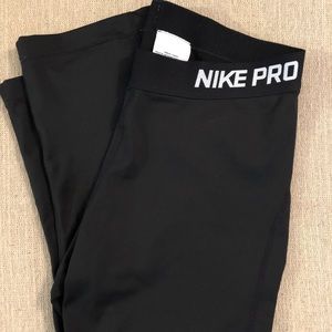 Nike Pro Capri Pants